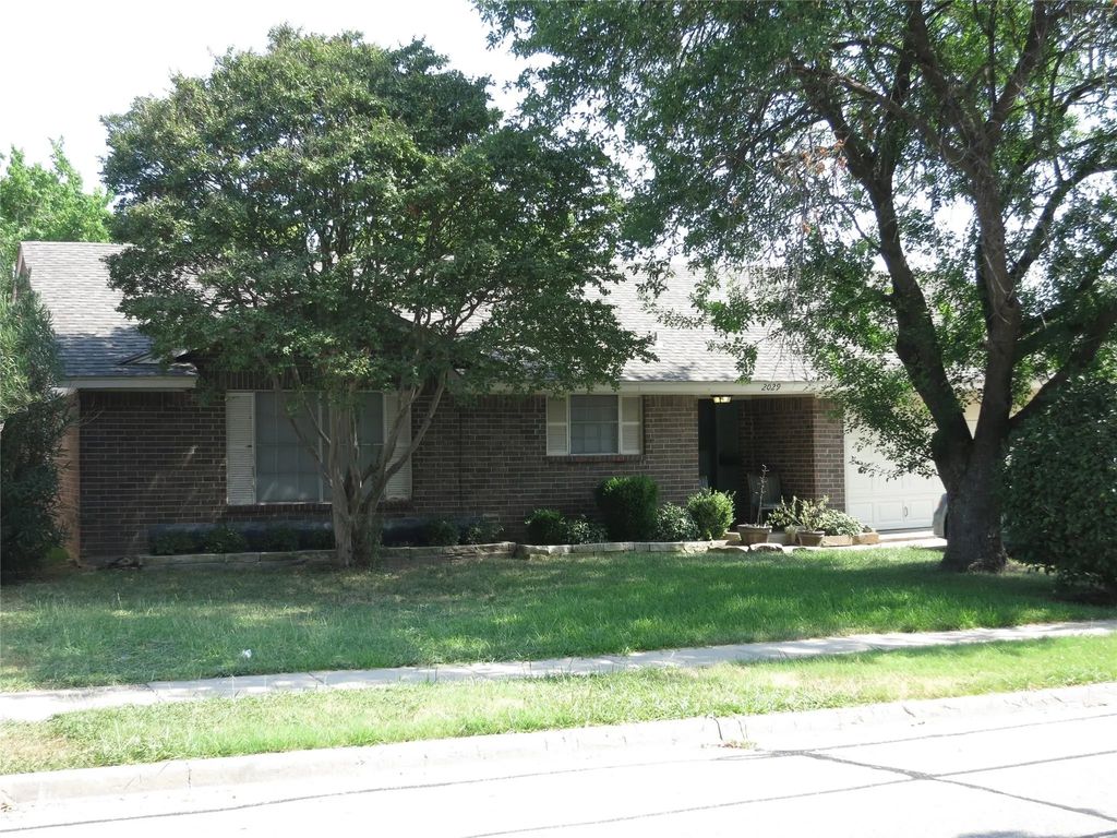 2029 Shenandoah, Carrollton