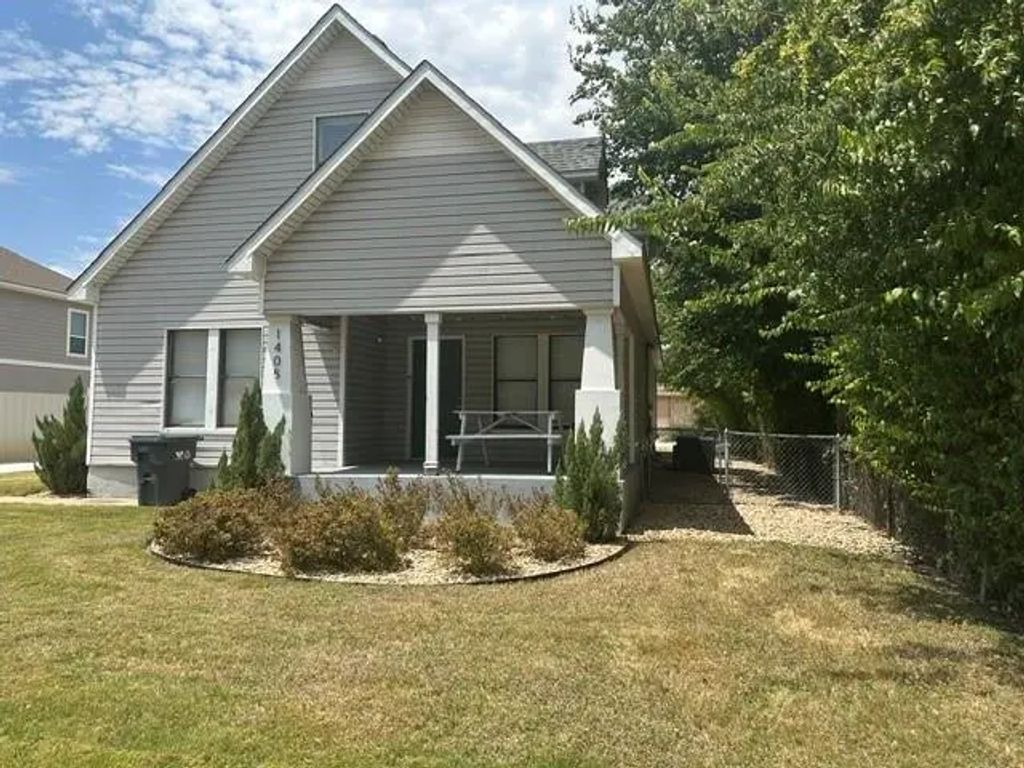 1405 James, Waco
