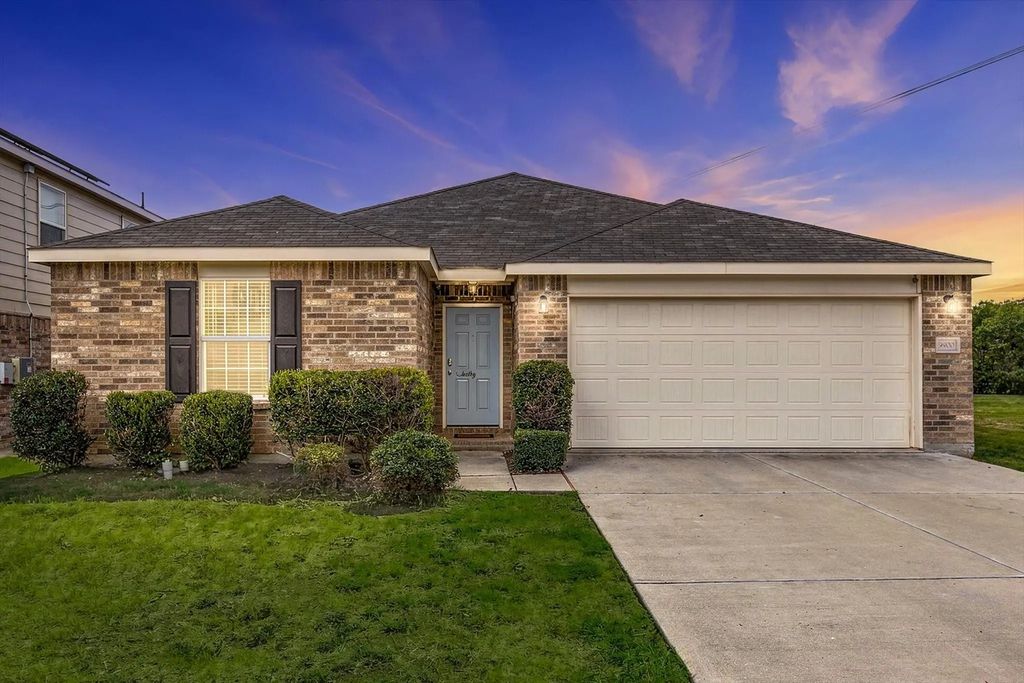 9900 Amosite Drive, Fort Worth