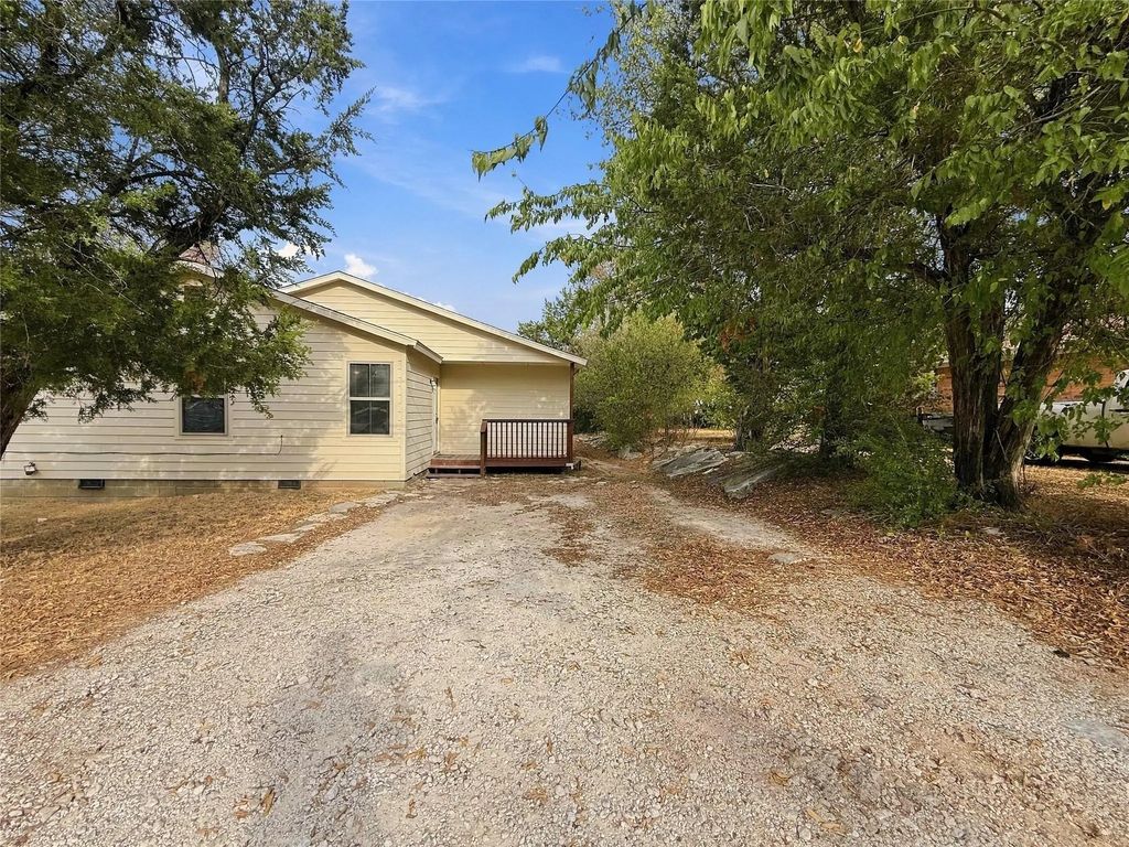 2503 Woodhaven Drive, Granbury