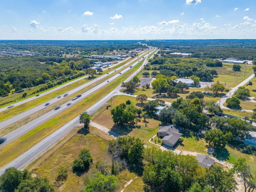 1060 S Burleson Boulevard, Burleson