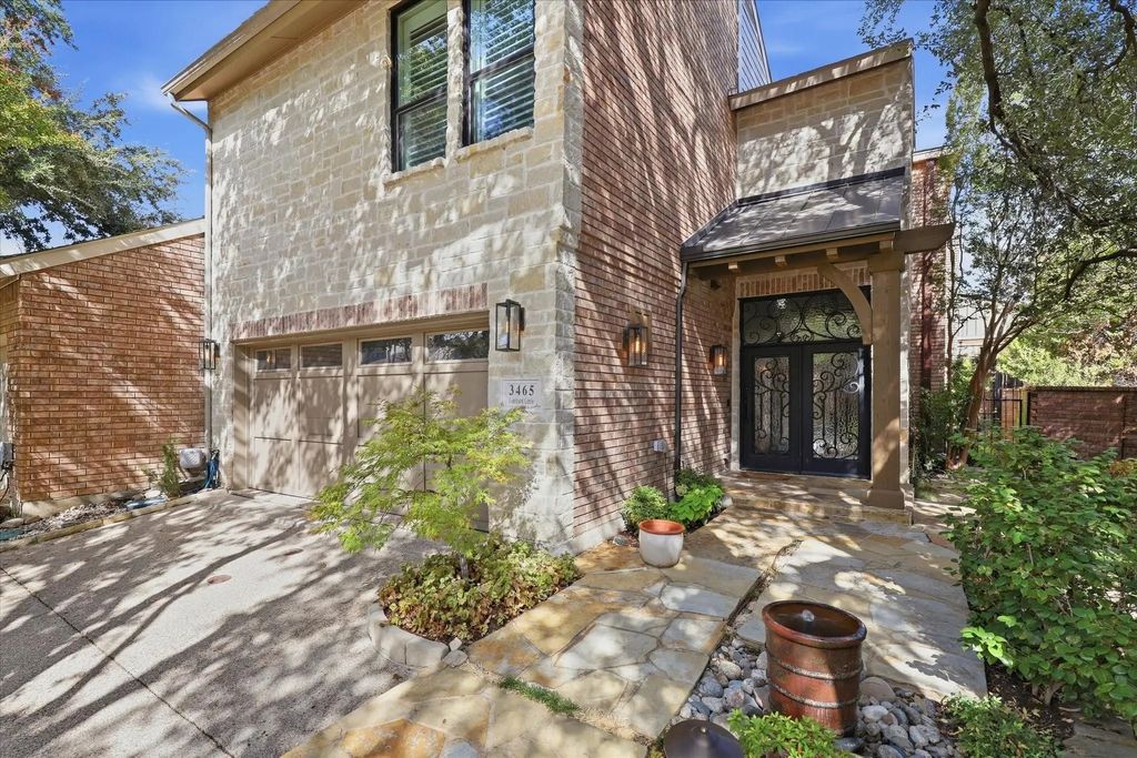 3465 Courtyard Circle, Farmers Branch