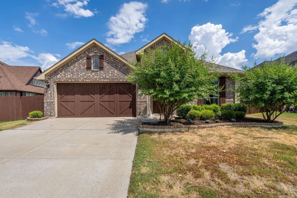 129 Sundance Circle, Waxahachie