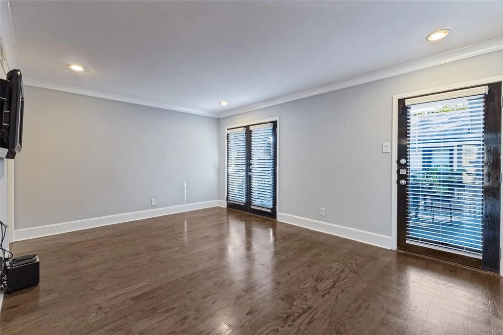 10207 Regal Oaks Drive 210, Dallas