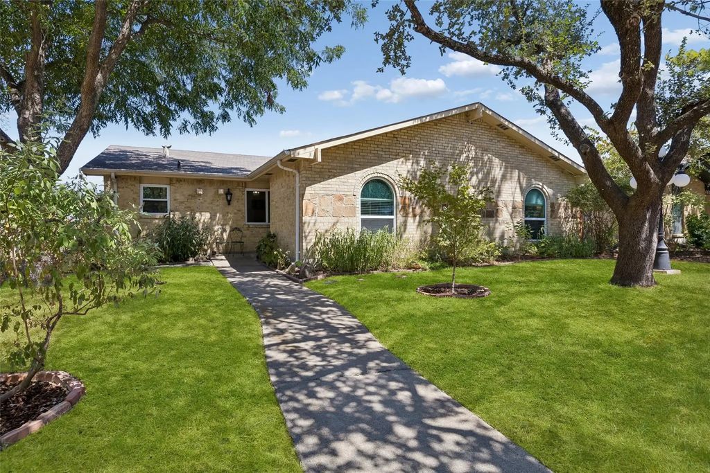 2061 E Peters Colony Road, Carrollton