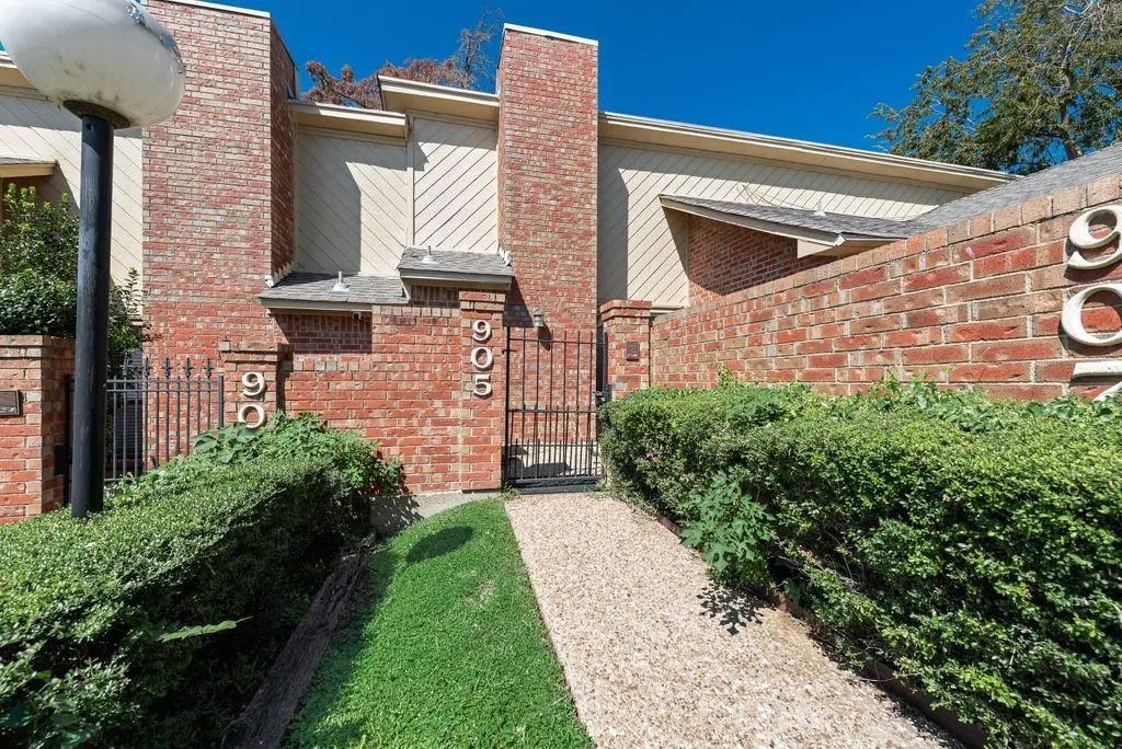 905 Cedarland Boulevard, Arlington
