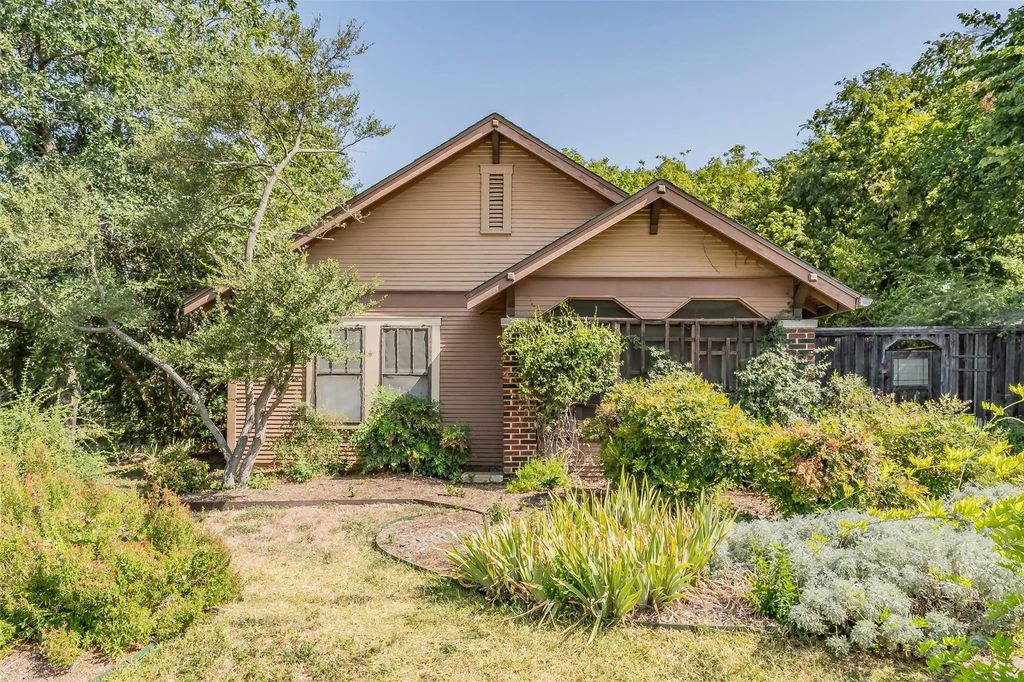 1411 Rosemon Avenue, Carrollton