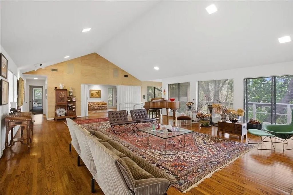 2001 Deepdale Drive, Westover Hills
