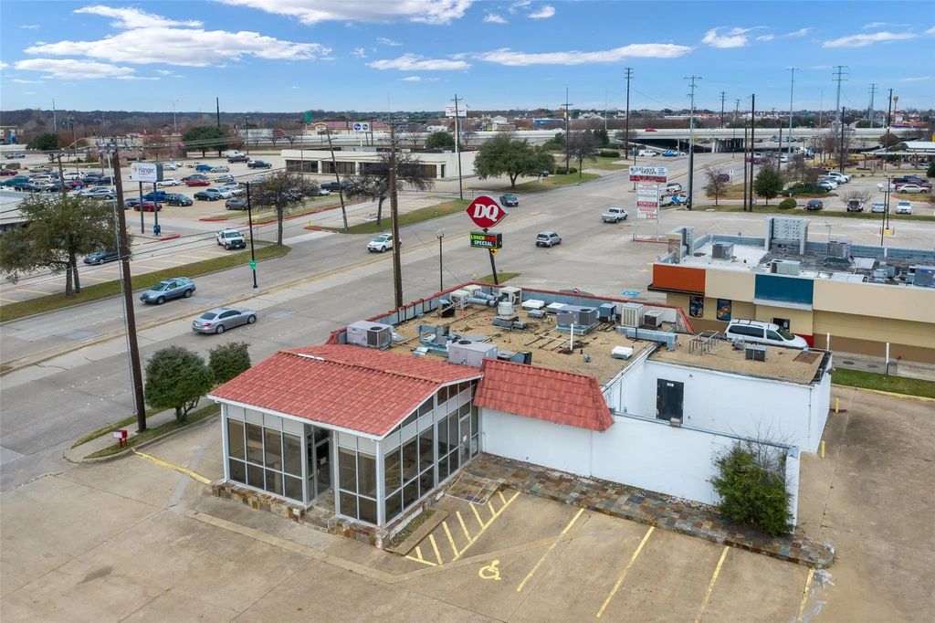 6318 Broadway Boulevard, Garland