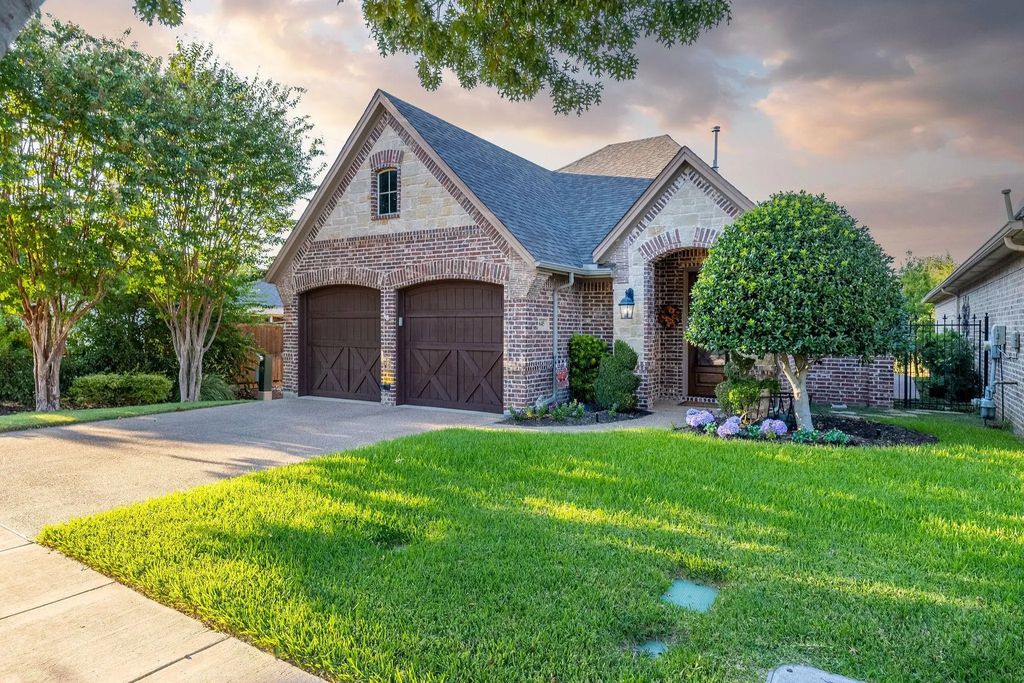 645 E Hill Street, Keller