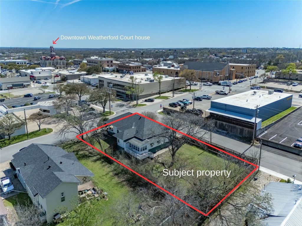 107 N Alamo Street, Weatherford