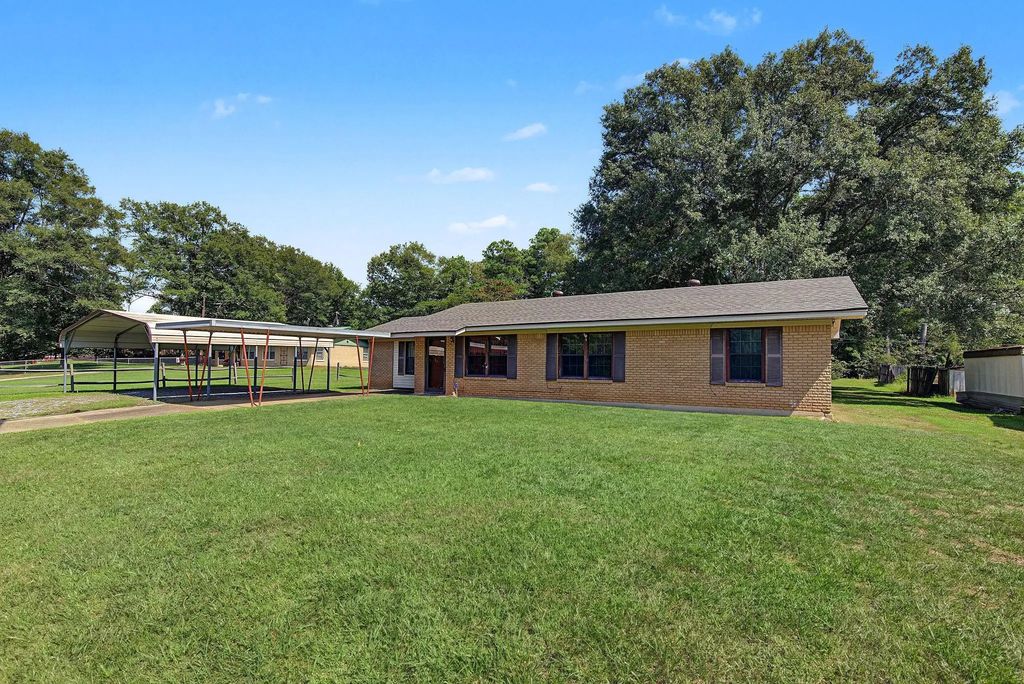125 Methodist Camp Road, Minden