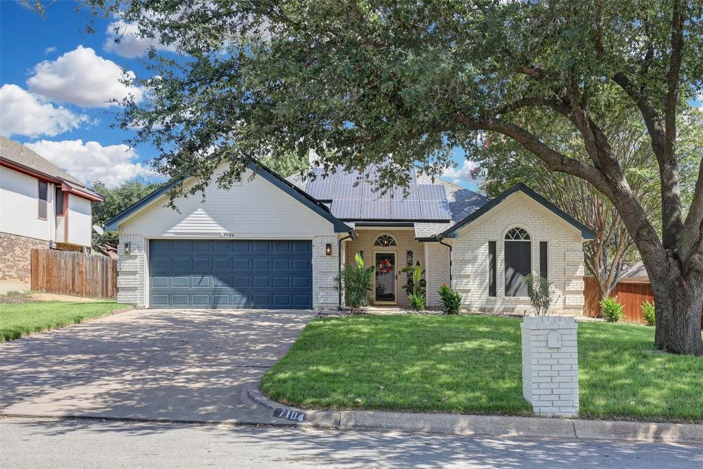 7104 Cook Circle, North Richland Hills