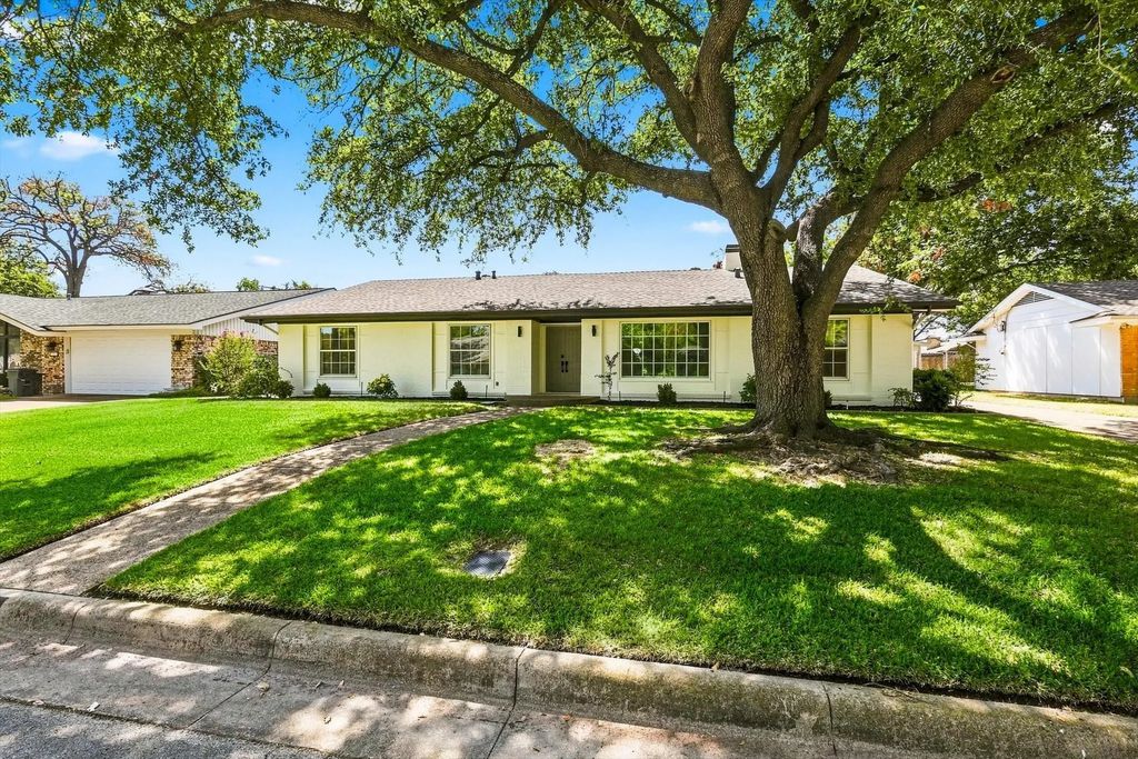 305 Brookview Drive, Hurst