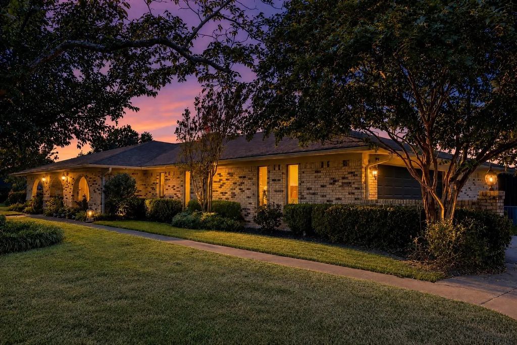 1625 Lakeshore Drive, Sulphur Springs