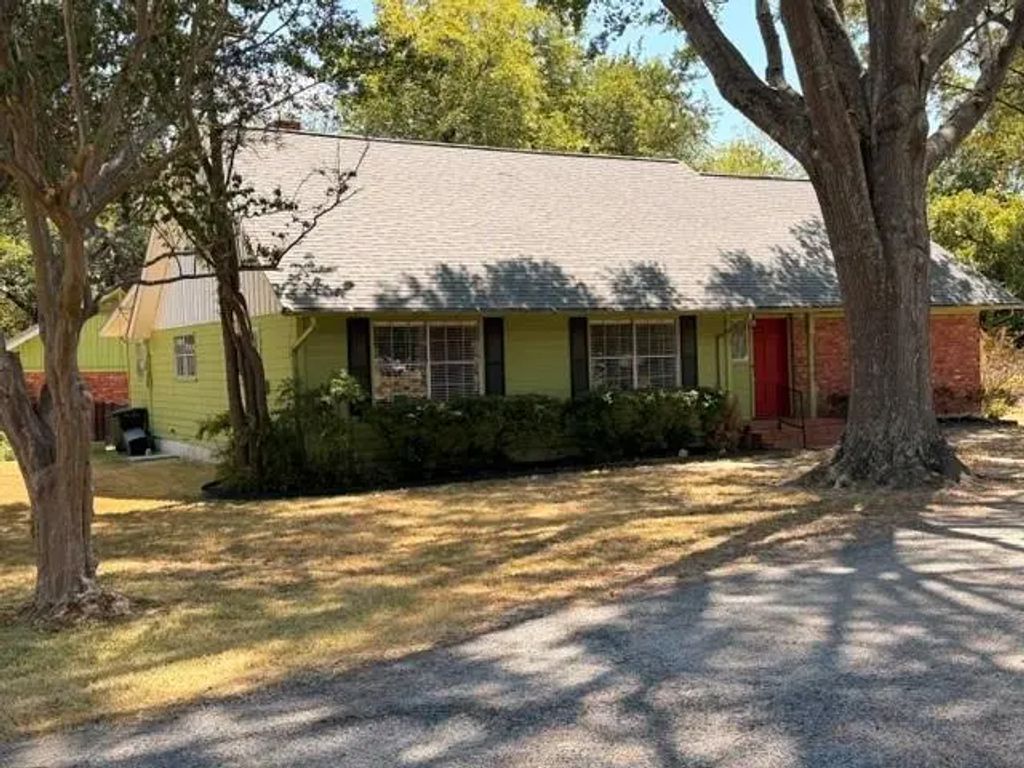 612 9th Street, Terrell
