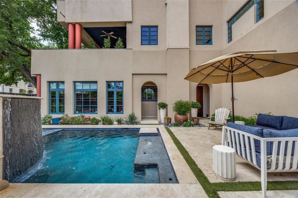 2203 Allen Street, Dallas
