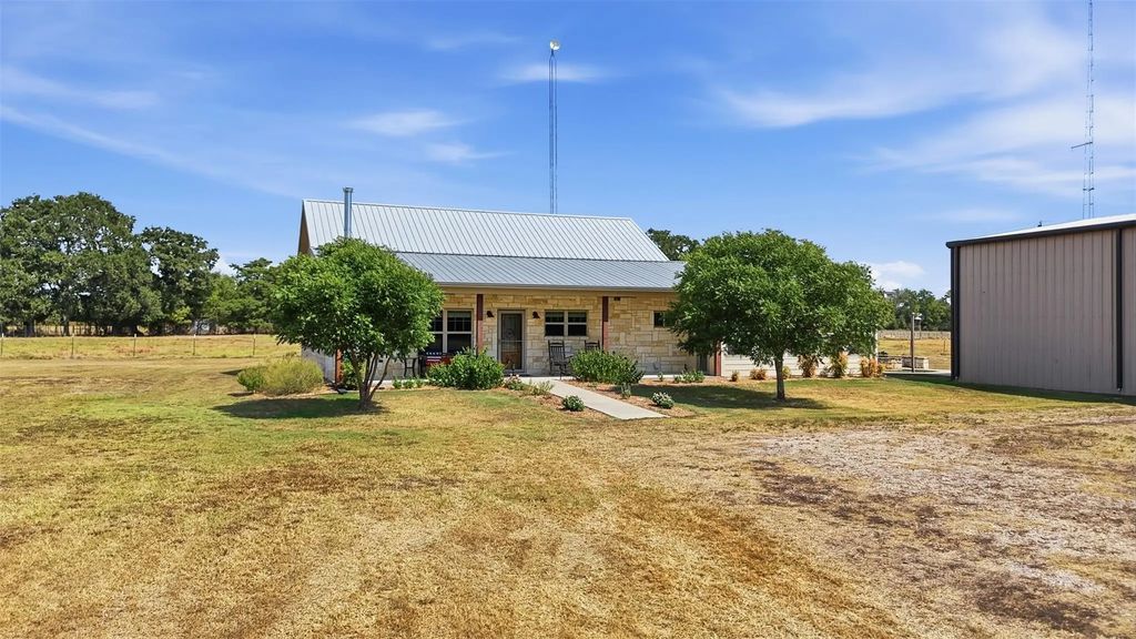 2109 County Road 1185, Sulphur Springs