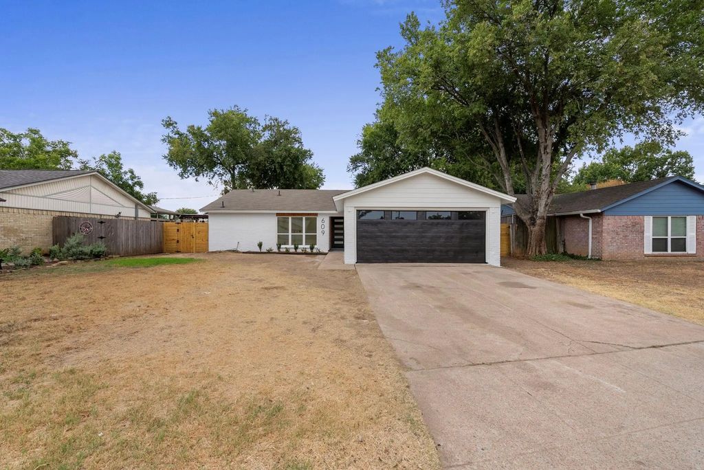609 Thornwood Trail, Grand Prairie