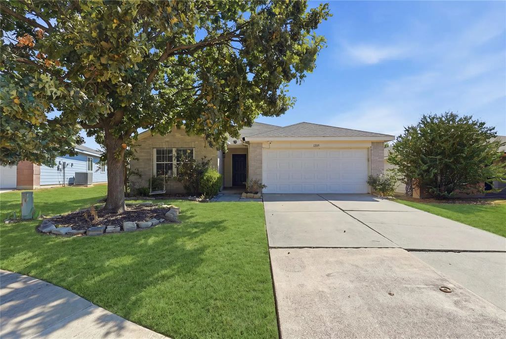 1209 Ash Street, Anna