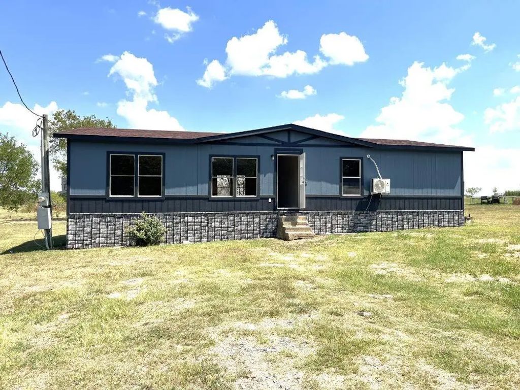 611 E Broadmore Avenue, Wills Point