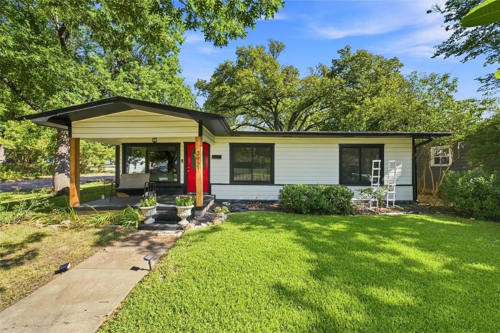 3921 Austin Avenue, Waco