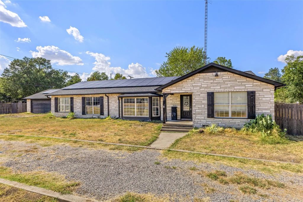 1440 Columbia Avenue, Corsicana