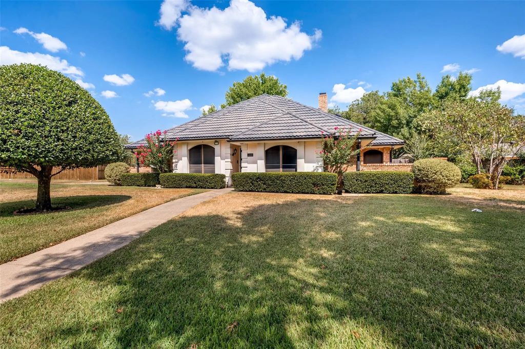 902 Kings Court, Duncanville