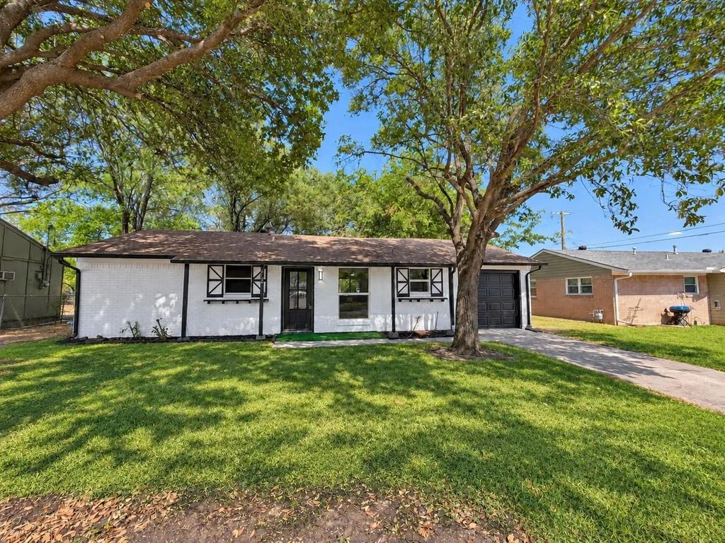 708 Sw Southridge Drive, Burleson