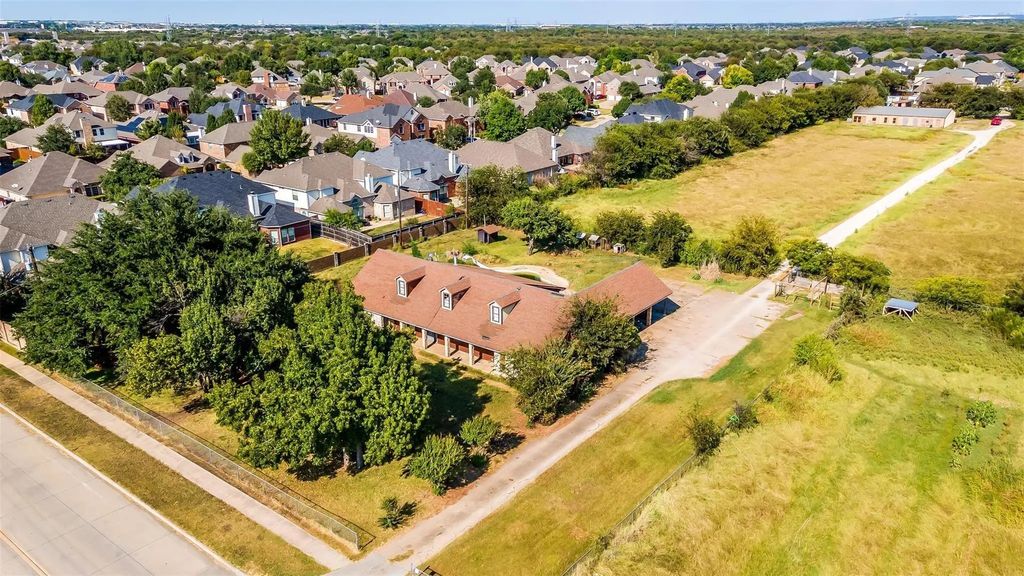 6310 Webb Lynn Road, Grand Prairie