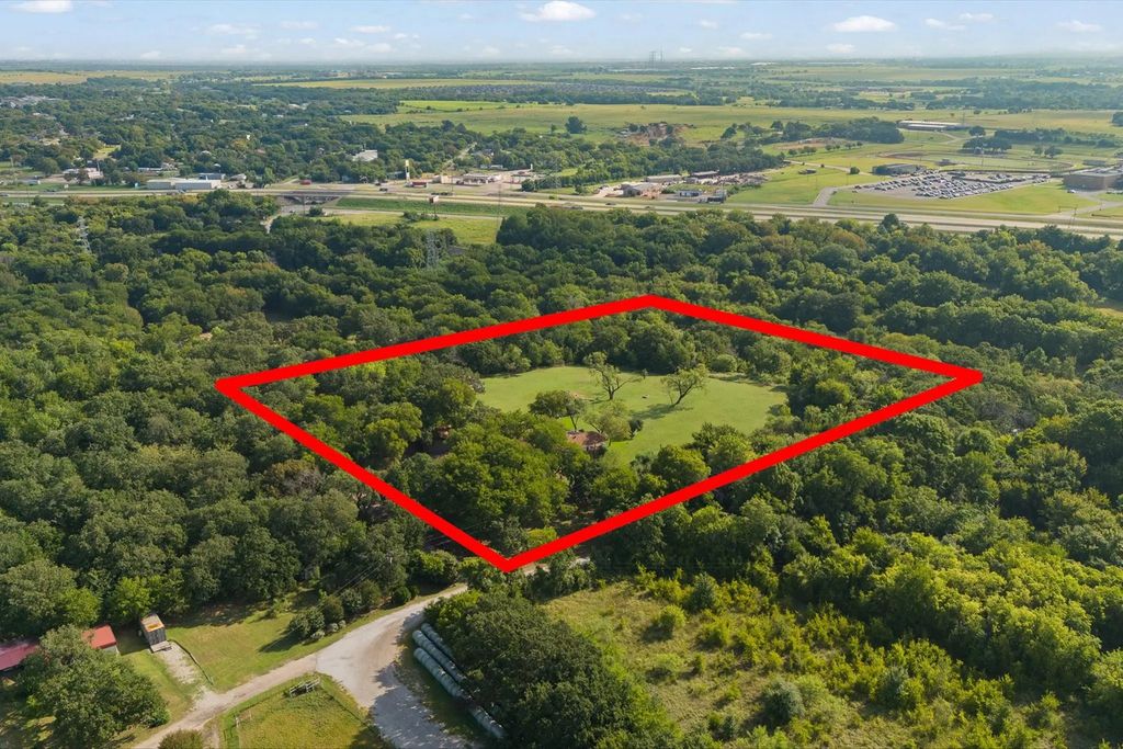 1944 County Road 401, Alvarado