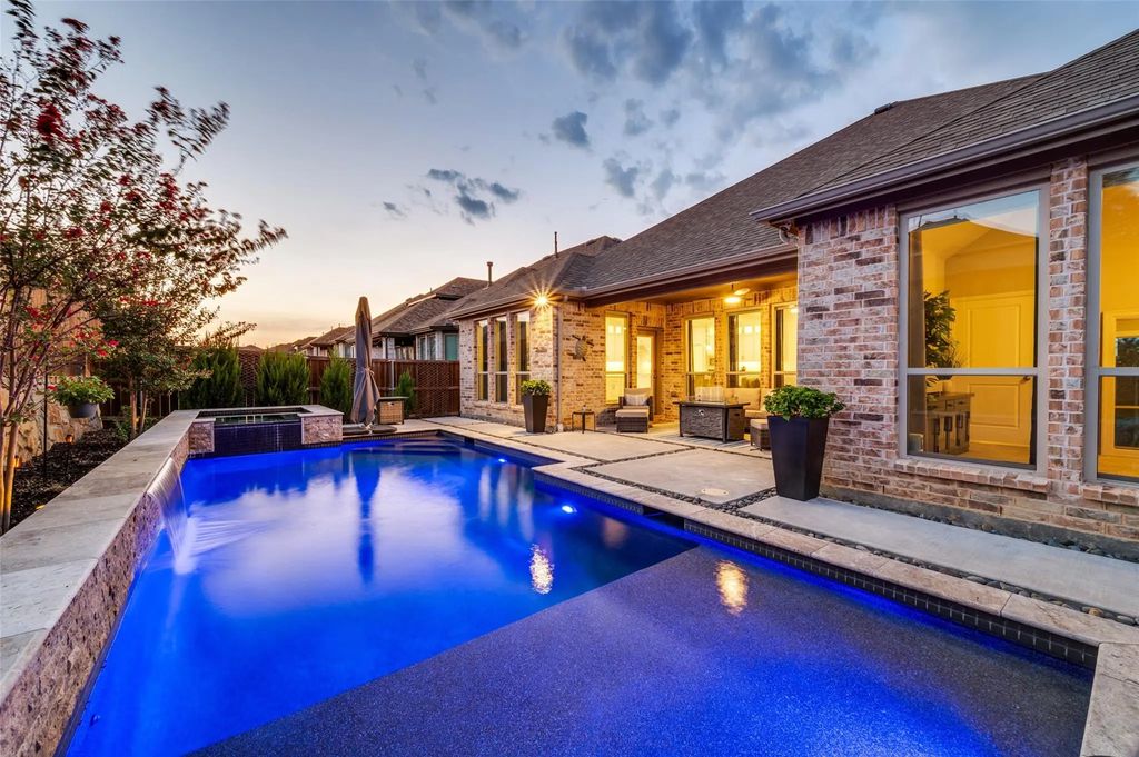 9700 Boulder Point Road, Oak Point