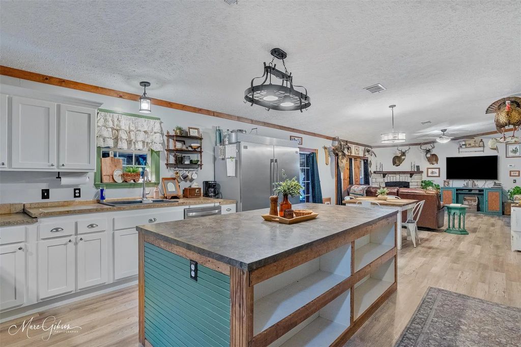 284 Pine Hill Road, Elm Grove