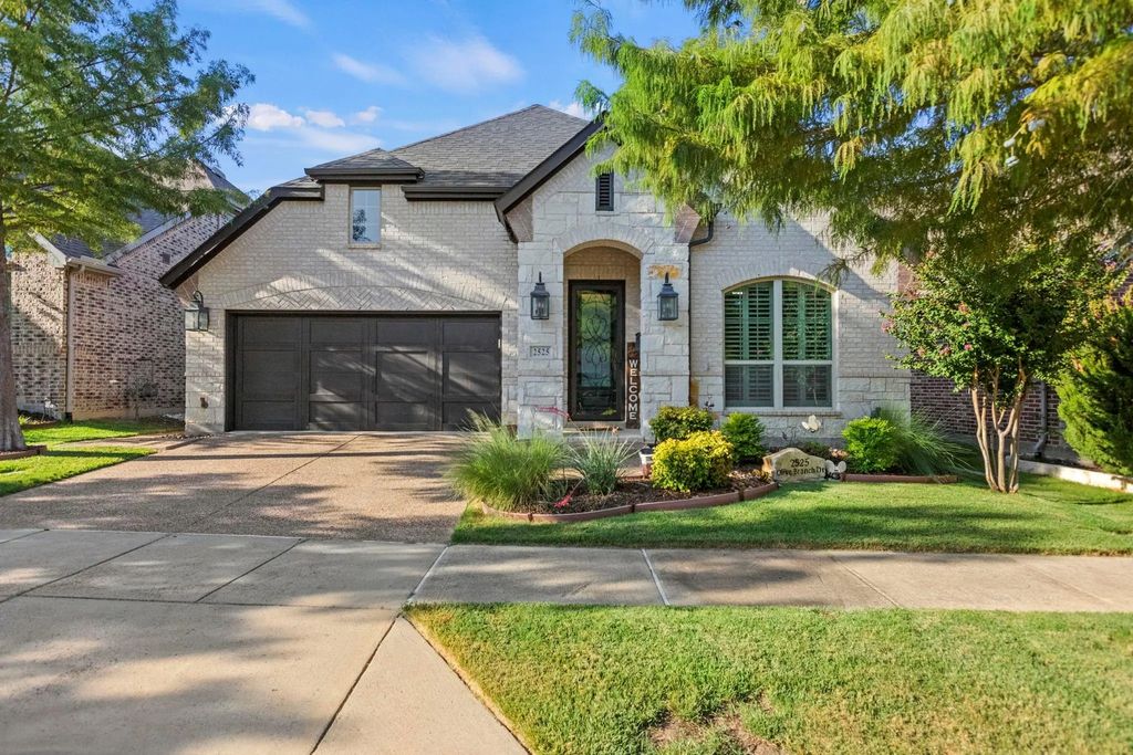 2525 Olive Branch Drive, Lewisville