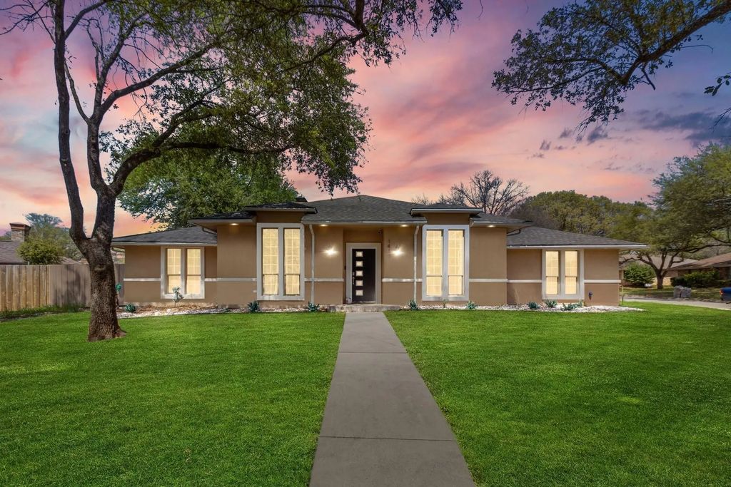 1410 Adam Place, DeSoto