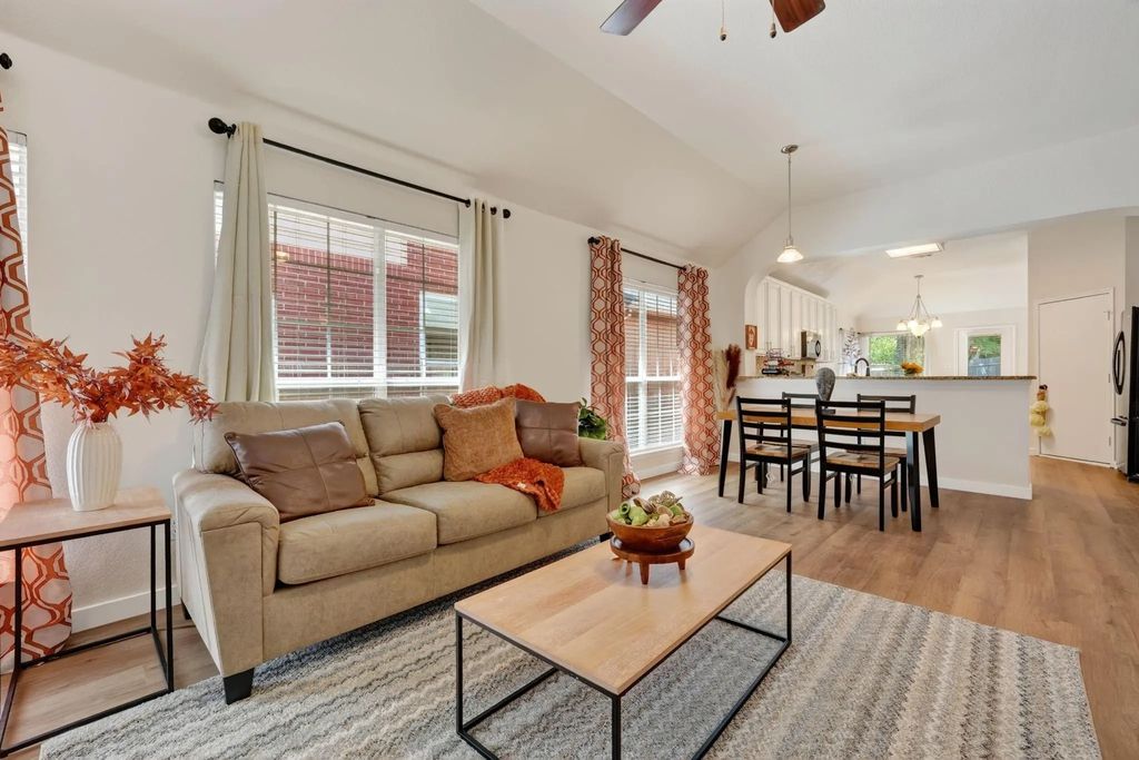 6105 Cheyenne Drive, The Colony