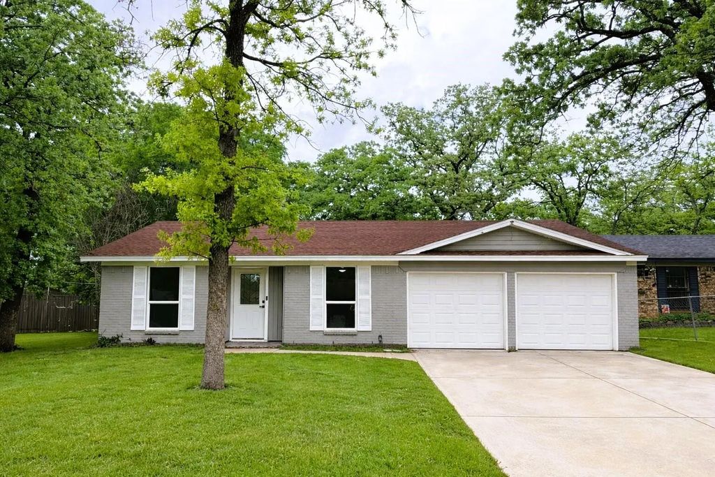 2933 Hunting Drive, Fort Worth