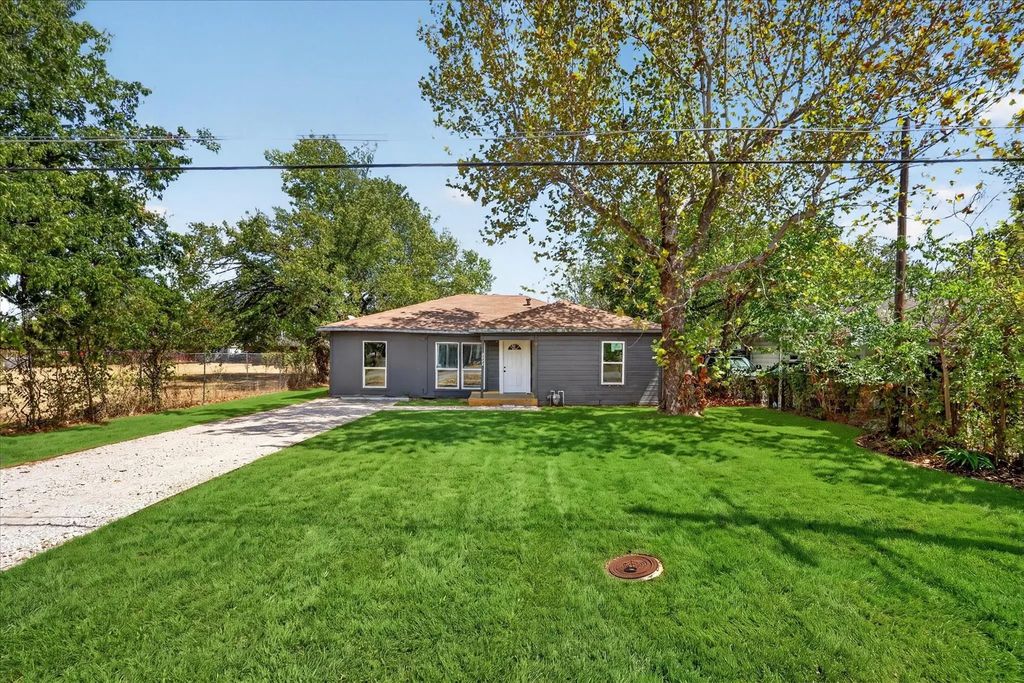 2622 Crystal Drive, Balch Springs