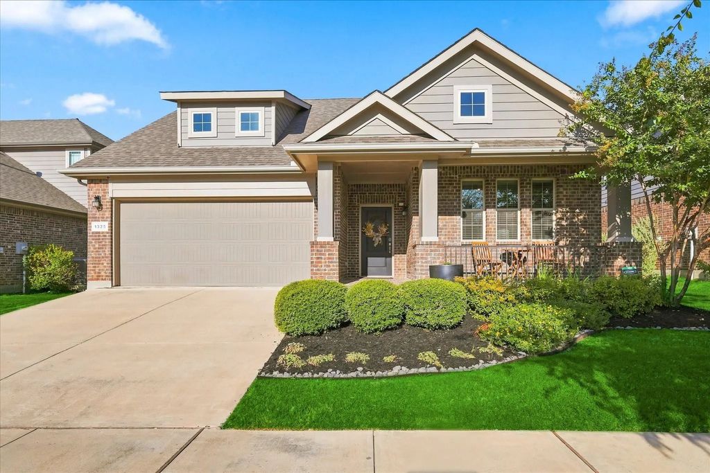 1325 Canary Lane, Argyle
