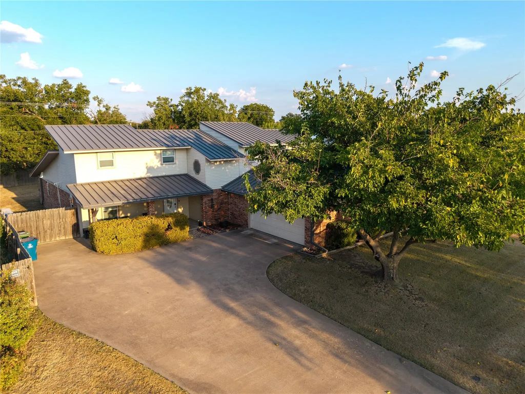 124 Freese Drive, Sanger