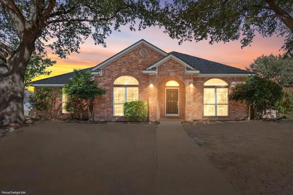 10005 Polo Park Circle, Waco
