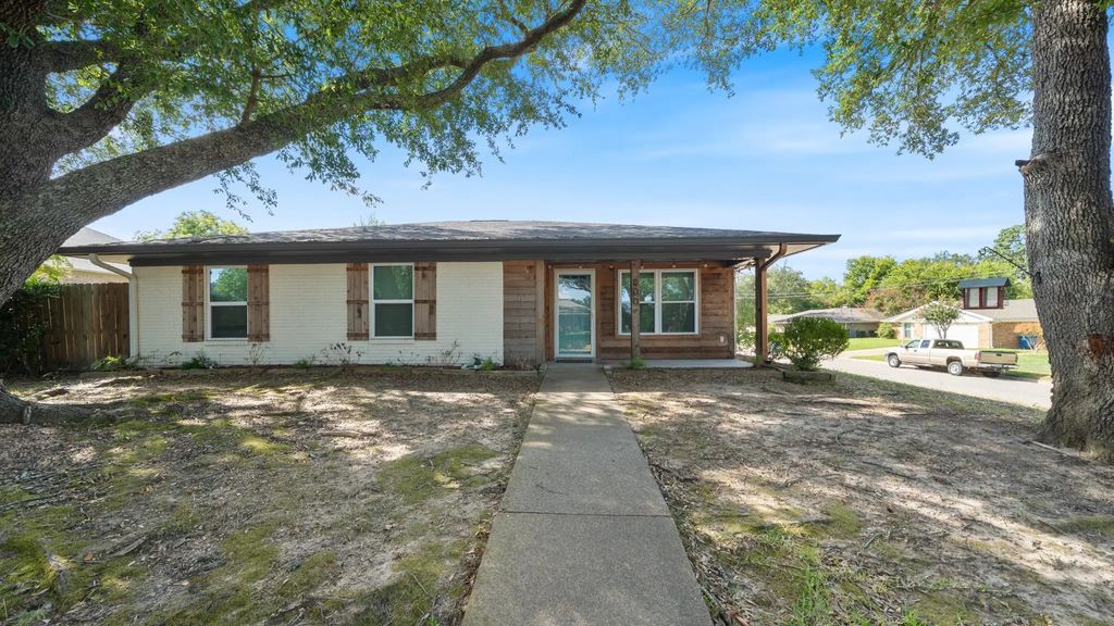 800 Angie Lane, Athens