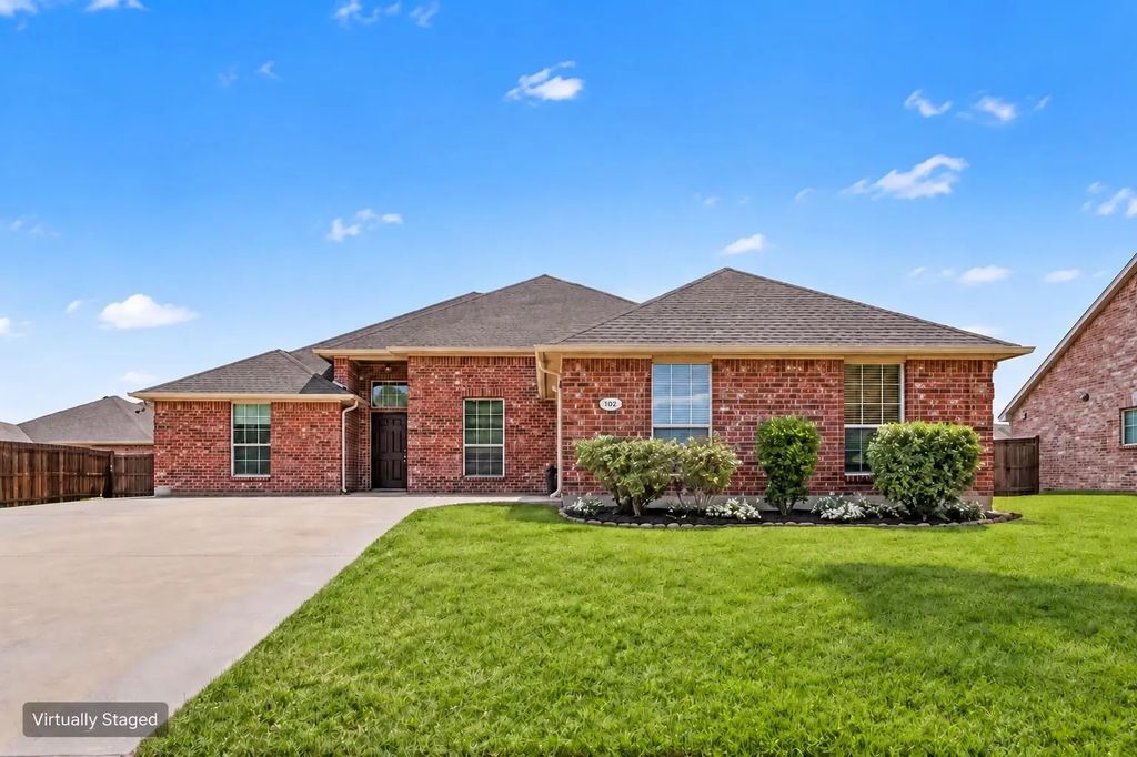102 Troy Lane, Red Oak