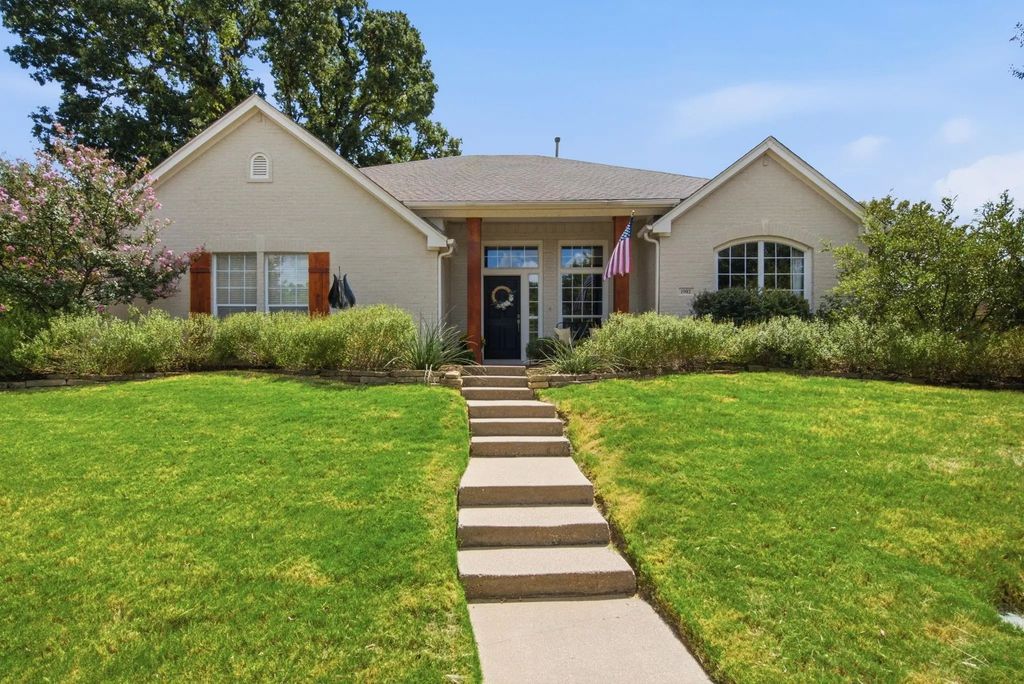 1902 Clear Creek Drive, Weatherford