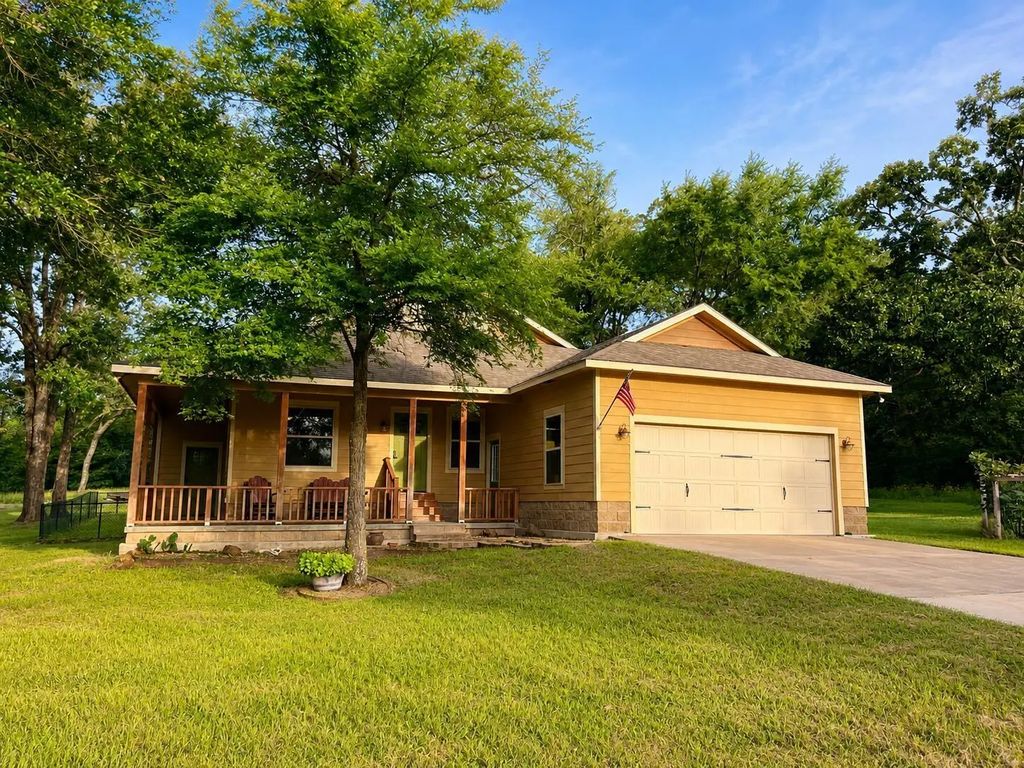 767 County Road 1218, Brashear