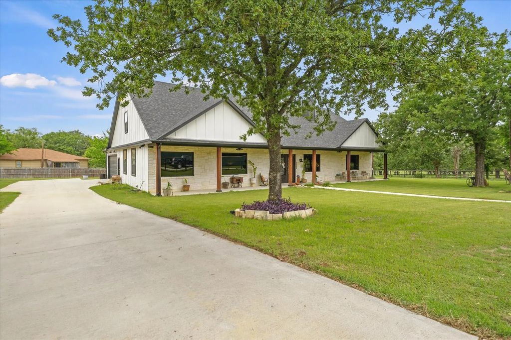 5509 County Road 1022, Joshua