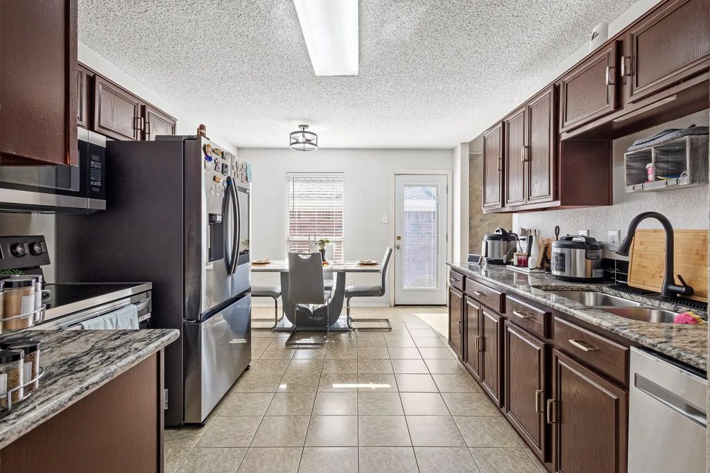 2501 Nogales Drive, Fort Worth