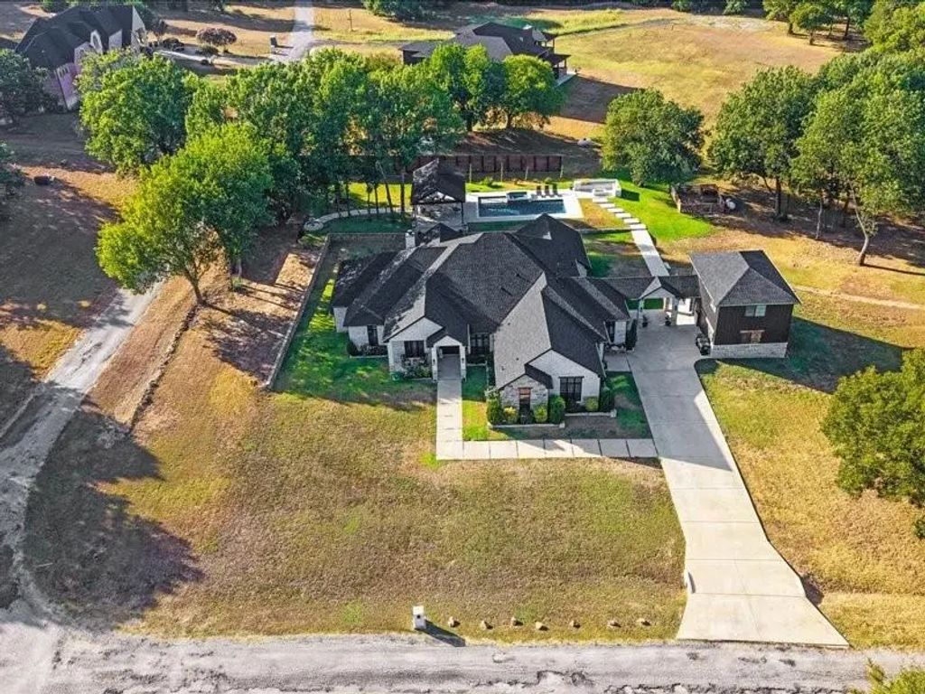 1075 Serenity Cove, Combine