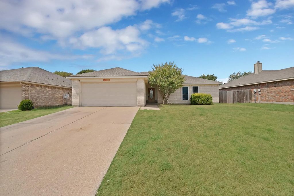 920 Cedar Ridge Lane, Burleson