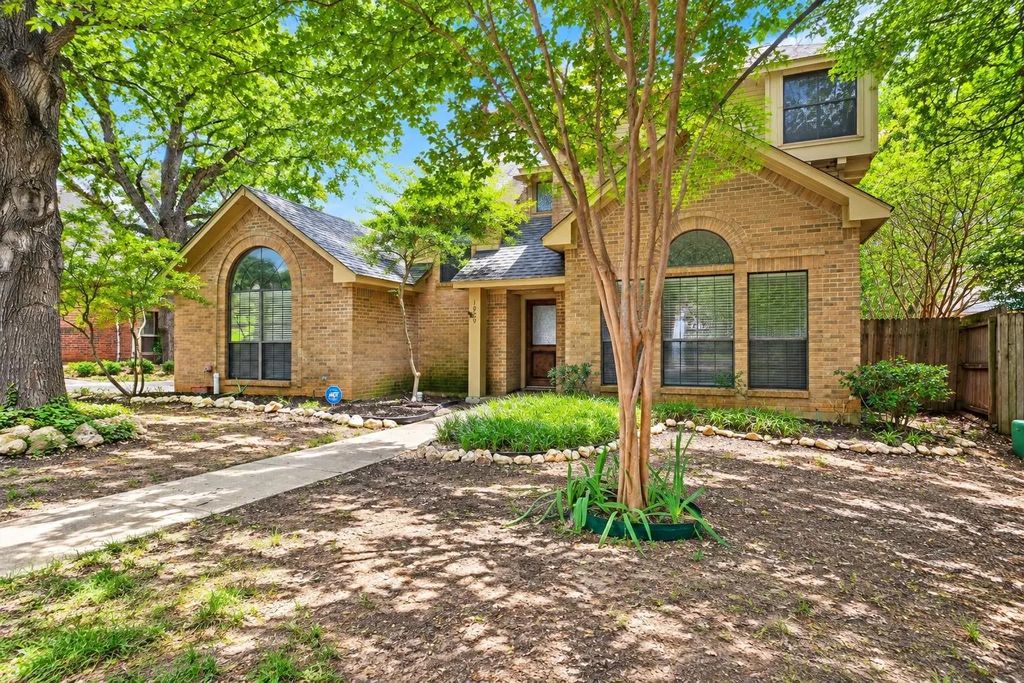 1929 Highland Park Circle, Denton